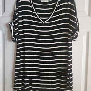 Zenana Outfitters Black and White Striped Short Sleeve Top